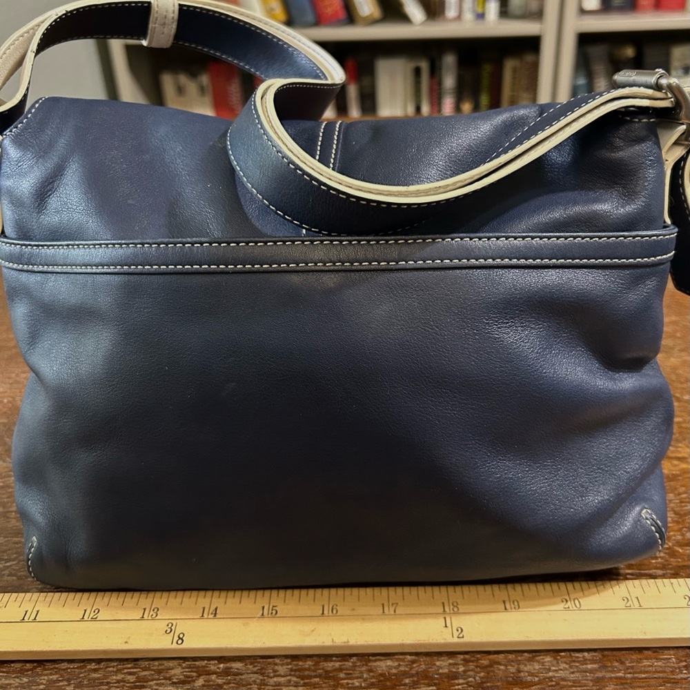Coach Navy Leather Shoulder bag #9570 Beautiful - Picture 2 of 9